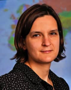 Естер Дюфло Естер Дюфло