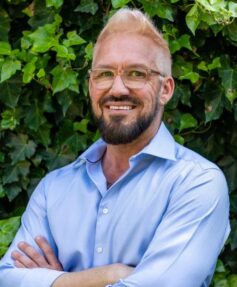 Пол Долан Пол Долан