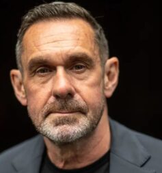 Пол Мейсон Пол Мейсон