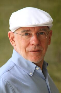 Едвард Резерфорд Едвард Резерфорд