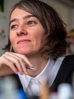 Люсі Ґутьєррес Люсі Ґутьєррес