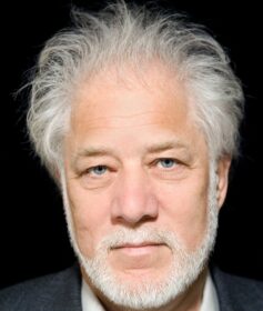 Майкл Ондатже Майкл Ондатже