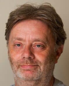 Стюарт Аткінсон Стюарт Аткінсон