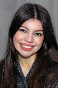 Алекс Астер (Александра Пірсон) Алекс Астер (Александра Пірсон)