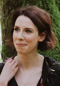 Стефані Арчер Стефані Арчер