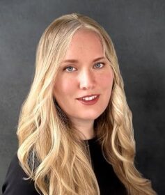 Еліс Кова Еліс Кова