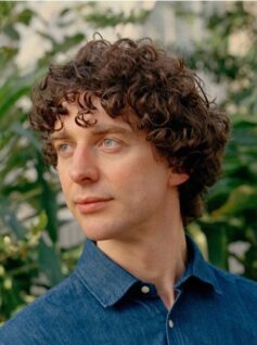 Мерлін Шелдрейк Мерлін Шелдрейк