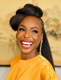 Тара М. Стрінгфеллоу Тара М. Стрінгфеллоу