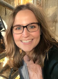 Брайоні Сміт Брайоні Сміт