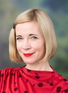 Люсі Ворслі Люсі Ворслі